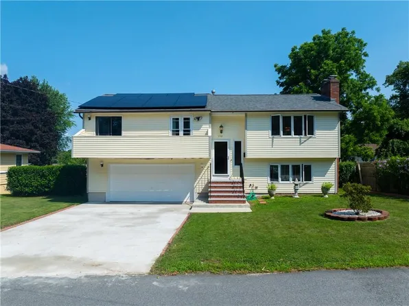 132 Humbert St N, North Providence, RI 02911