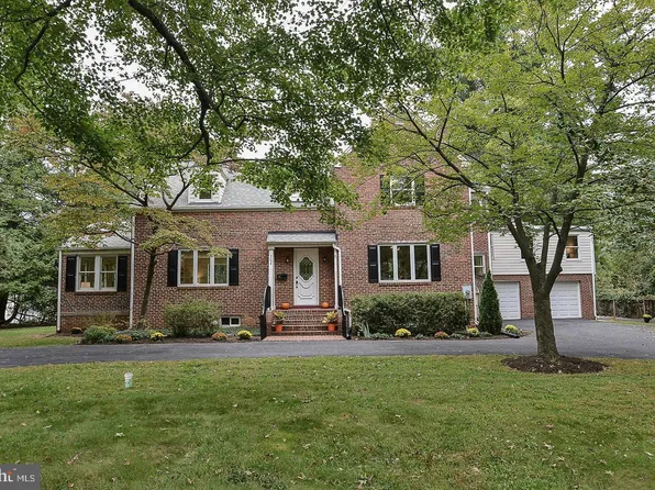 208 Glen Ave SW, Vienna, VA 22180