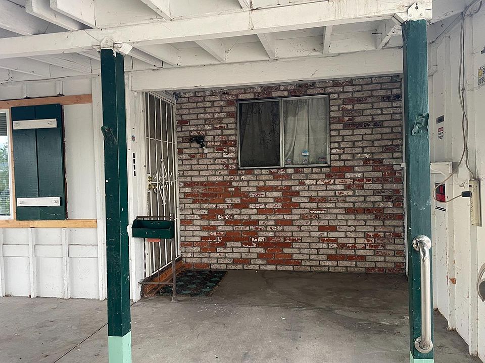 2nd image of 2425 Amador Dr