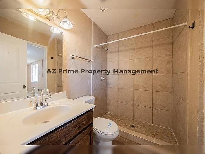 2130 W Cortez St — Photo 14