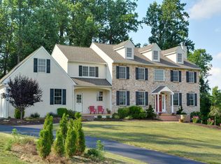 936 Horseshoe Park, Downingtown, PA 19335