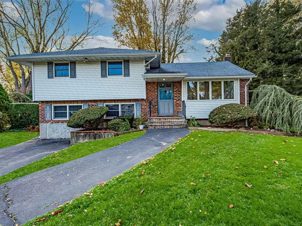 8 Fern Drive, Commack, NY 11725
