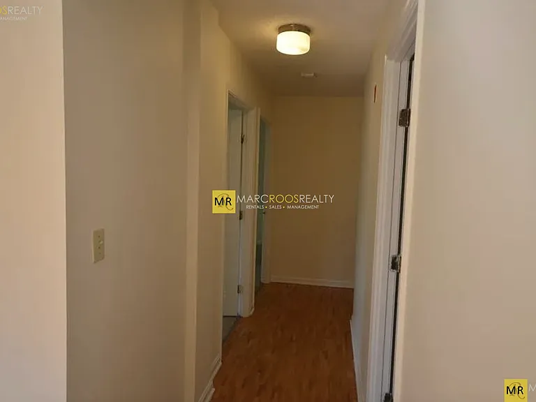 347 Franklin St — Photo 10
