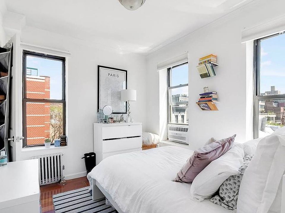 1st image of 500 E 11th St APT 19