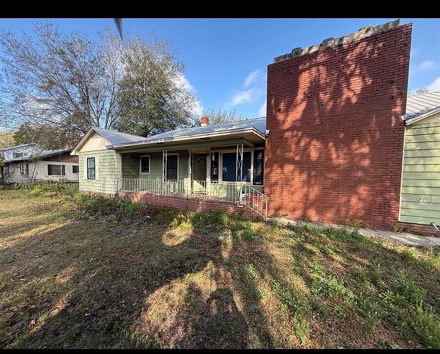 1st image of 2104 CRILL AVENUE