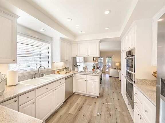 4th image of 249 Tivoli Dr