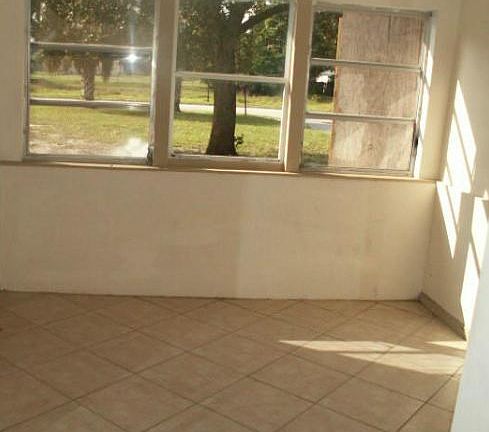 5th image of 2809 Hiawatha Ave