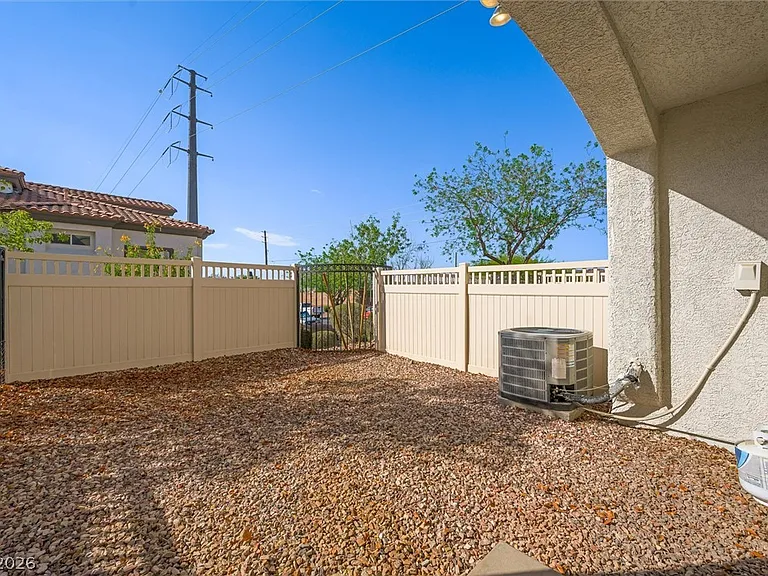 1087 Luna Eclipse Ln #2 — Photo 40