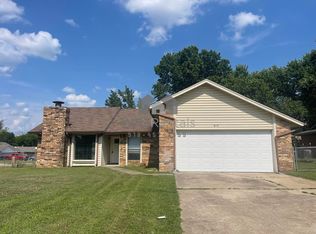 814 Sherwood Ln, Muskogee, OK 74403