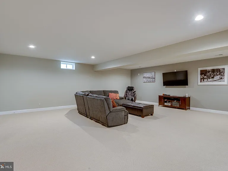 41398 Hagley Pl — Photo 32