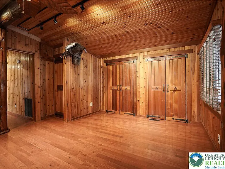 371 Green Tree Dr — Photo 22
