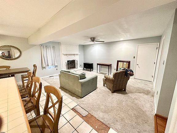 4th image of 709 E Grist Mill Way
