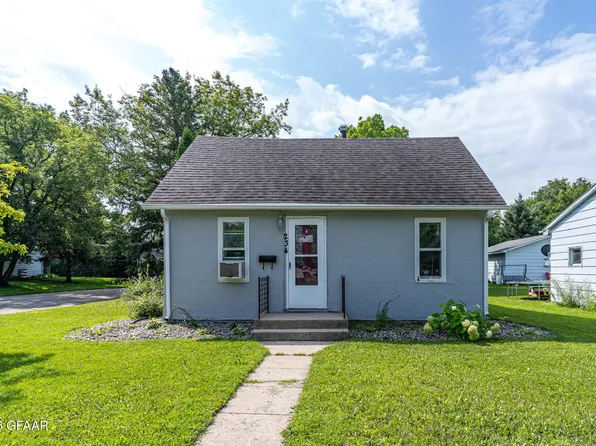 234 3rd Ave N, Crookston, MN 56716