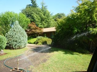 776 Irvington Dr, Eugene, OR 97404