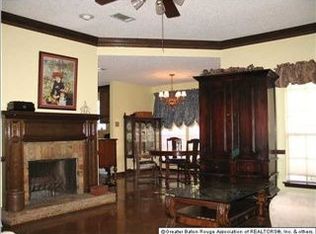 7626 Quorum Dr, Baton Rouge, LA 70817