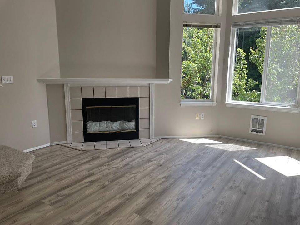 1st image of 12414 NE 7th Pl
