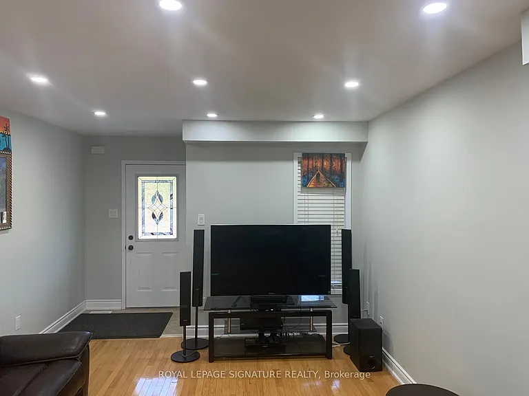 5924 Terranova Dr #MAIN 2ND FLOOR — Photo 2