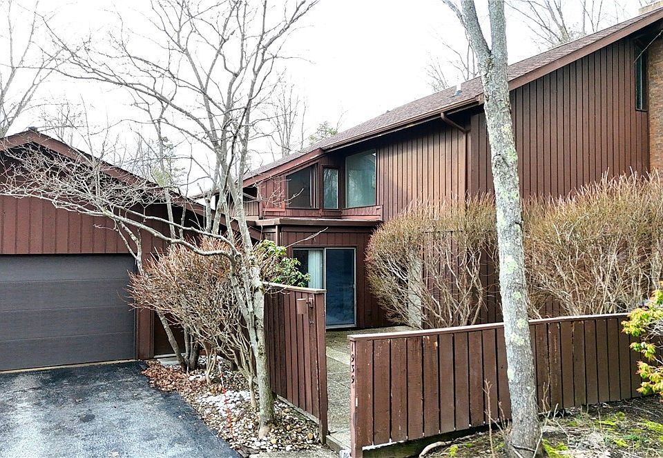 1st image of 1939 Pine Dr