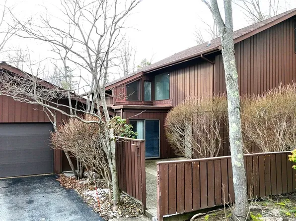 1939 Pine Dr, Kent, OH 44240