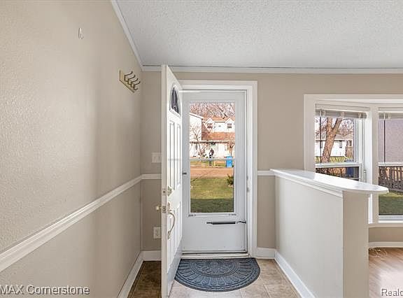 4th image of 3014 Woodlawn St