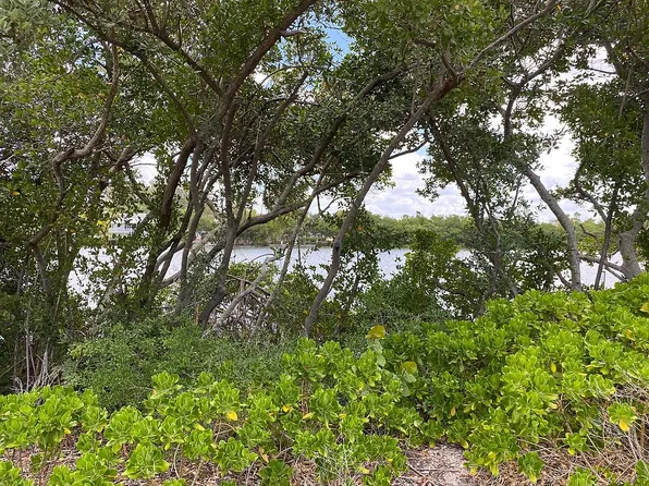 270 S Gulf Blvd, Placida, FL 33946