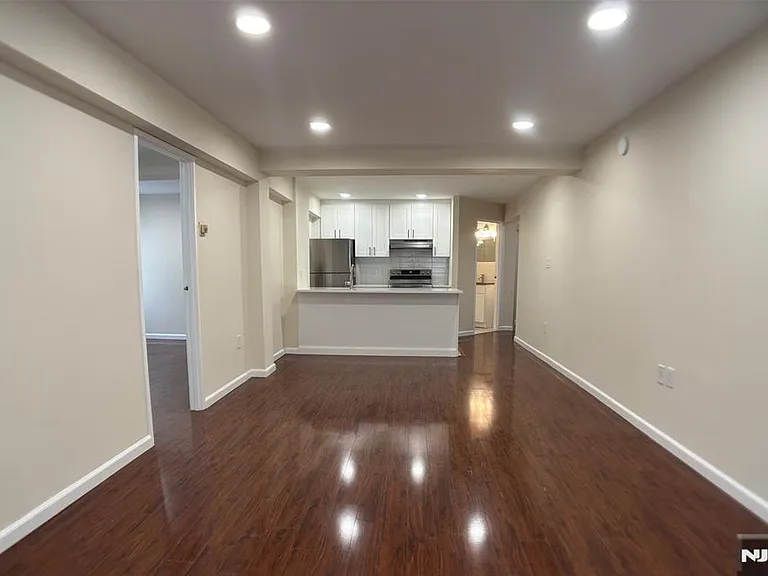 333 Grand Ave #1P — Photo 4