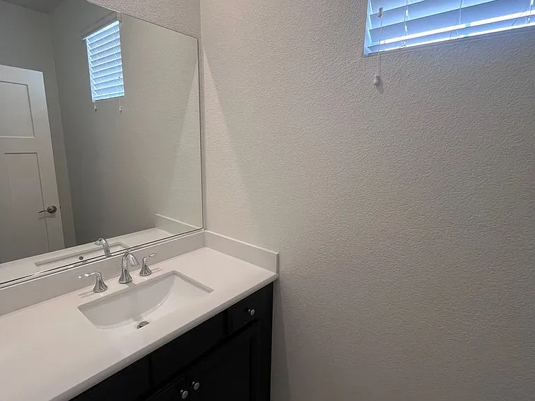 1021 Chapelhill Ln — Photo 5