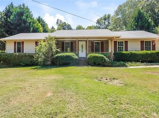 377 Hilo Rd, Fayetteville, GA 30215