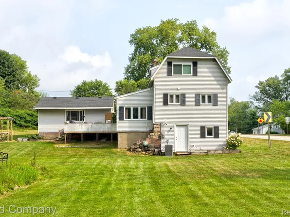 1269 Rochester Rd, Leonard, MI 48367