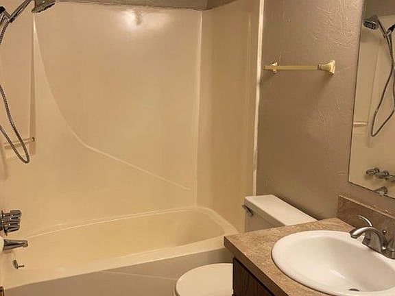 4th image of 9708 S Shartel Ave #4865685