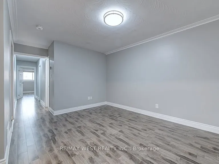 16 Hasbrooke Dr #MAIN LVL — Photo 7