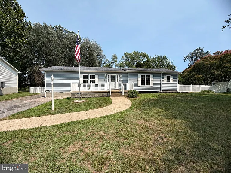 30000 Holmes Rd — Photo 1