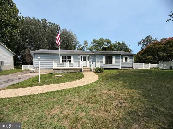 30000 Holmes Rd, Mechanicsville, MD 20659