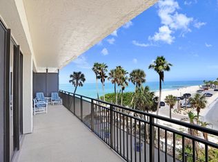 7650 Bayshore Dr APT 306, Treasure Island, FL 33706
