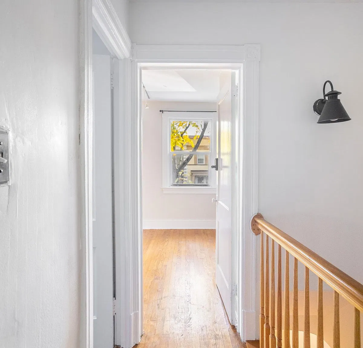 Studio in Columbia Heights on a flexible lease #1591 — Photo 3