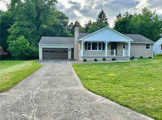 22 Orchard Dr, Poland, OH 44514