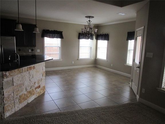 3rd image of 2217 Bunker Hill Dr