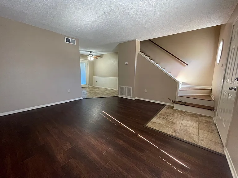 200 S Anderson St #7 — Photo 5