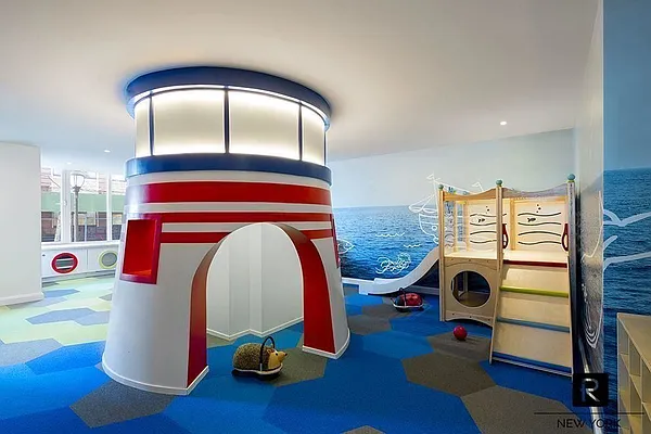 Sold by R New York | media 31