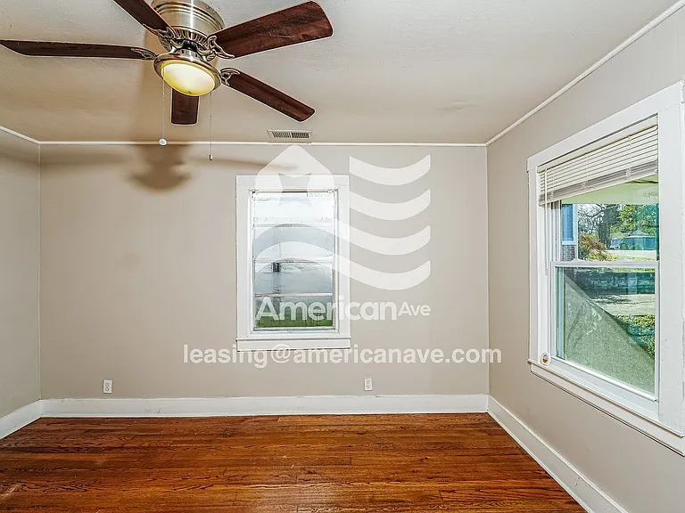 1003555_003_living_room_3.jpg