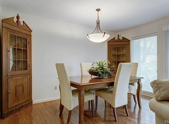 4th image of 5585 Waterman Blvd