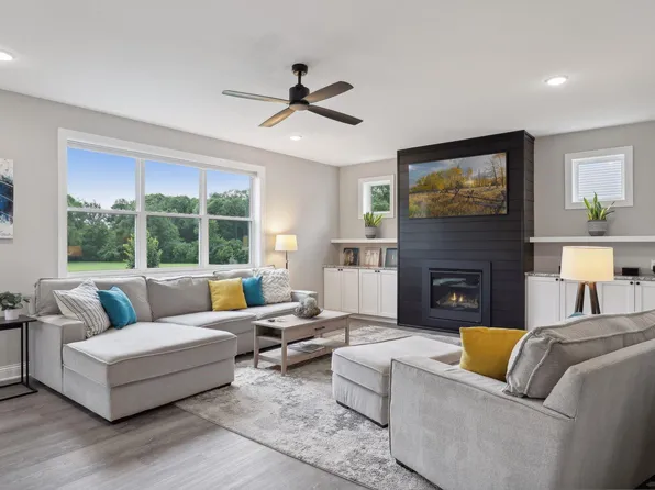 5176 Louisiana Ave N, Crystal, MN 55428