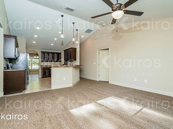 4th image of 530 Marion Oaks Ln