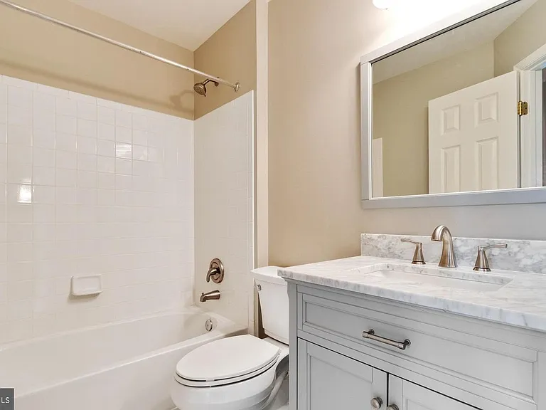 43046 Francis Sq — Photo 32