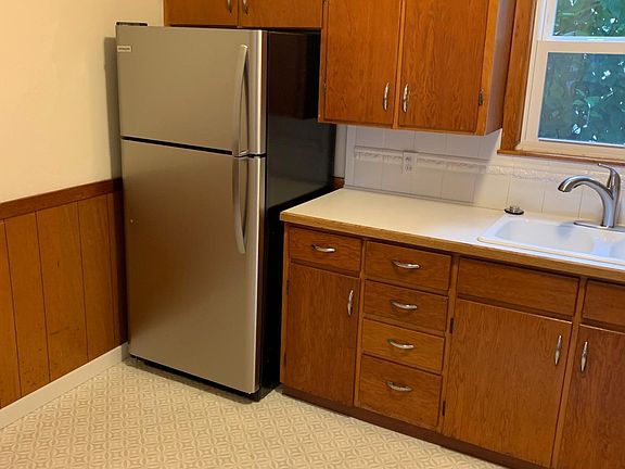 4th image of 120 Fitzhugh Ave SE