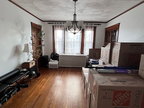 4th image of 66 Willow St #2