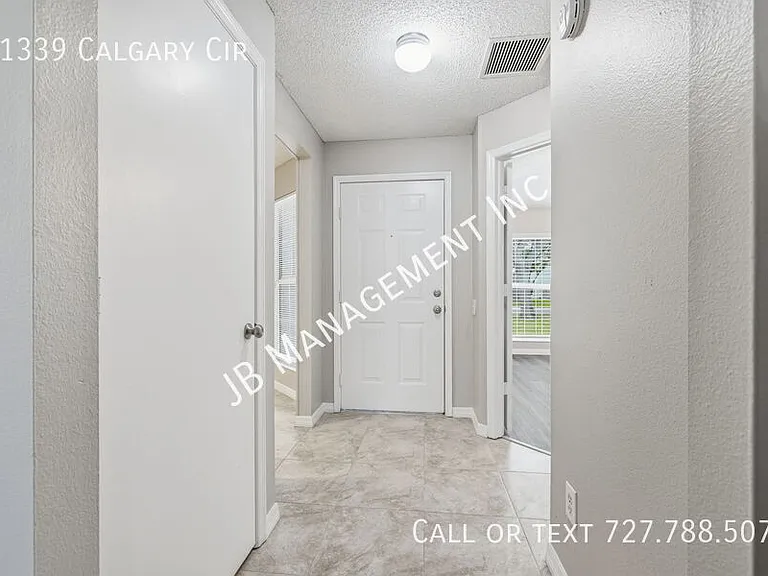 11339 Calgary Cir — Photo 4