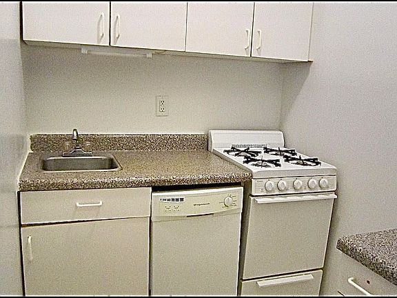 4th image of 229 E 29th St APT 4P