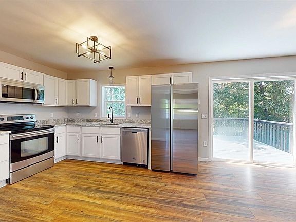 3rd image of 69 Woodside Ln