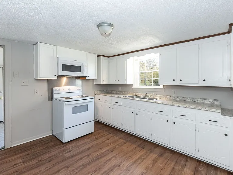 307 Olivia Ln — Photo 17